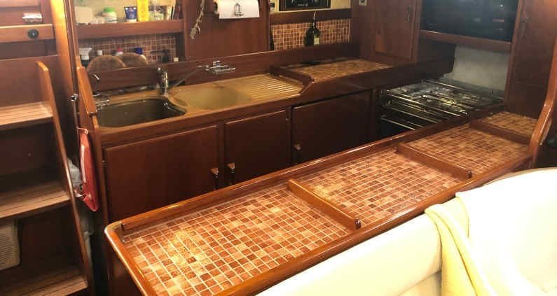 Large u shaped galley amel super maramu